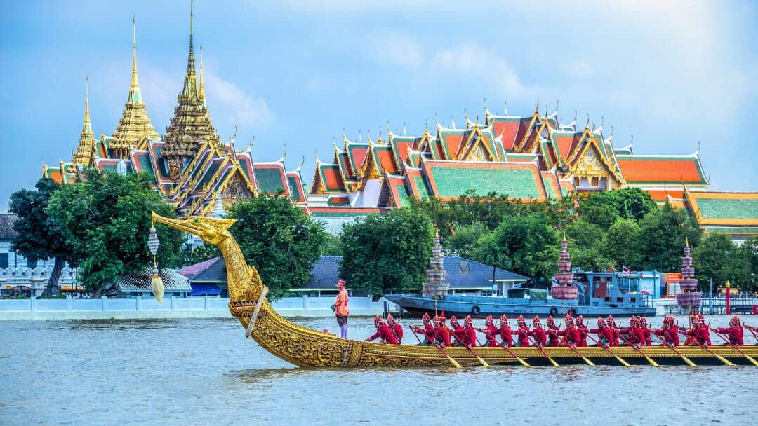Overnight cruise excursions in Bangkok 9